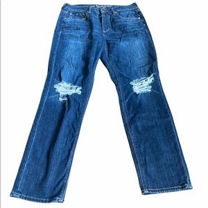American Eagle Distressed Tomgirl Jeans 8 Regular